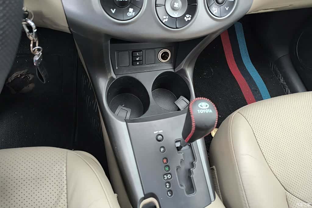 Toyota RAV4, 2011 16