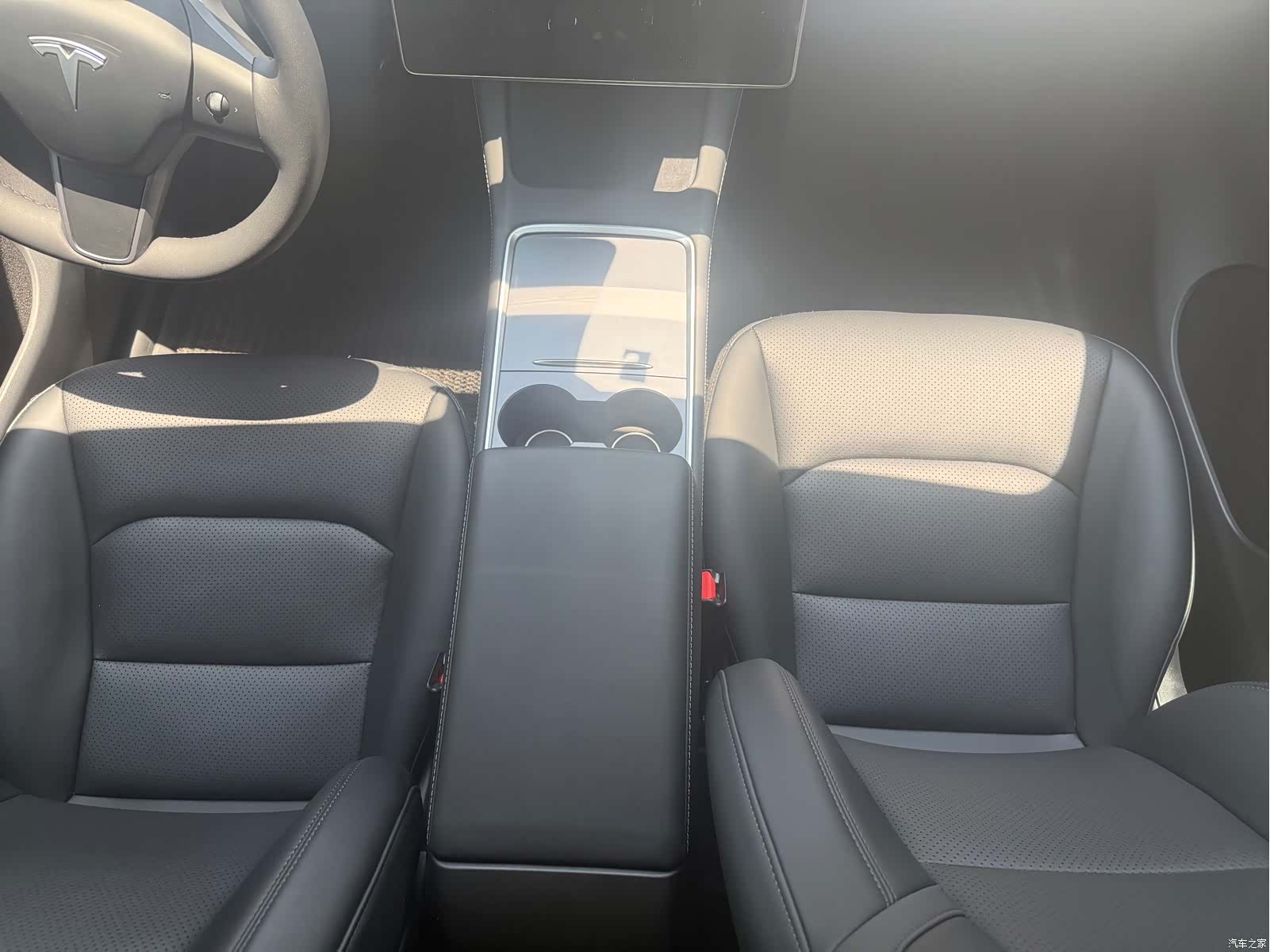 Tesla Model Y, 2023 10