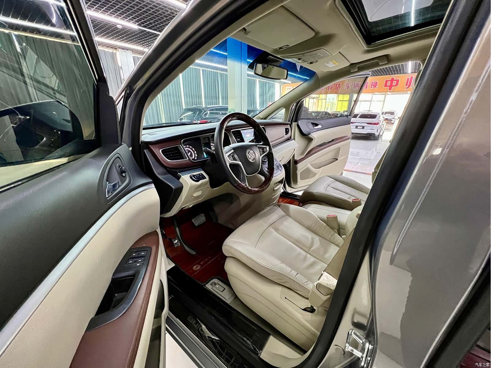 Buick GL8, 2019 12