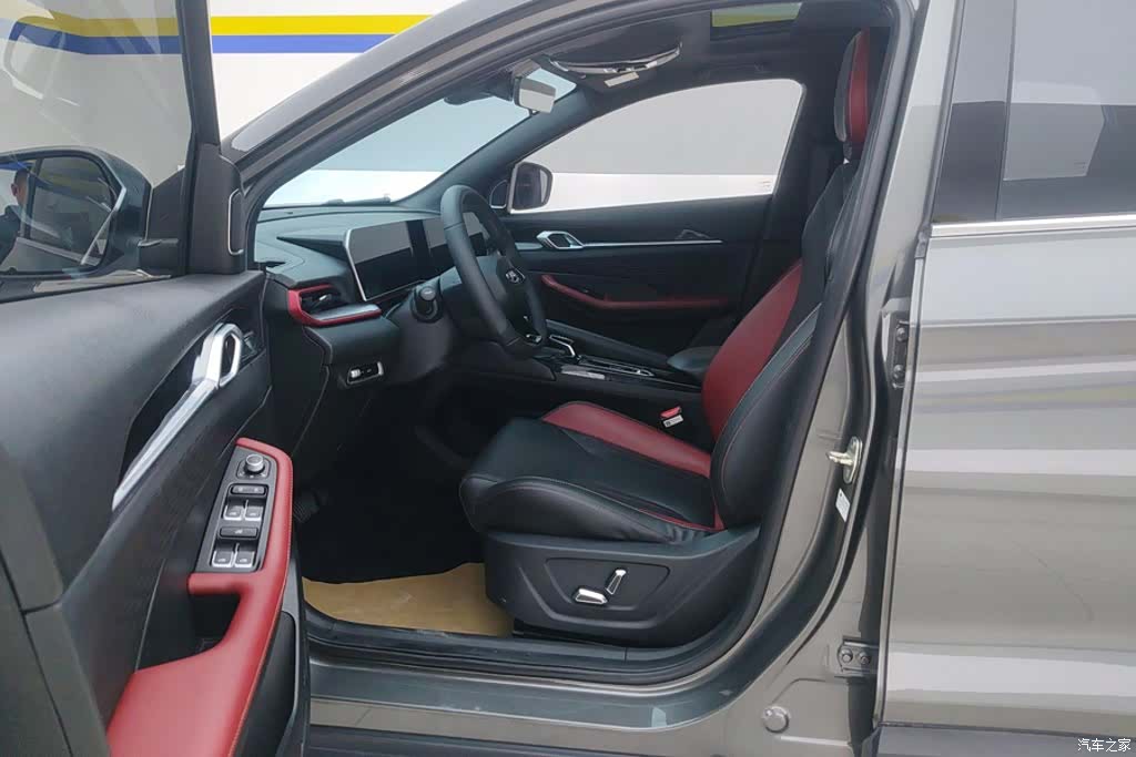 Geely Coolray, 2023 9