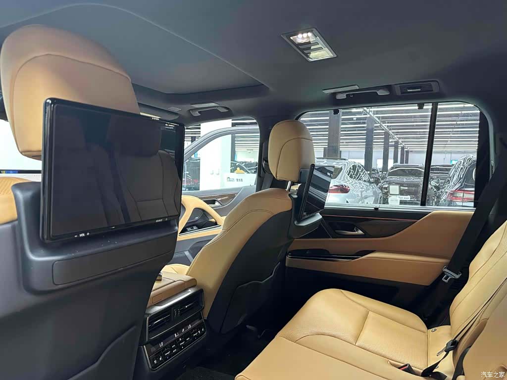 Lexus LX, 2024 12