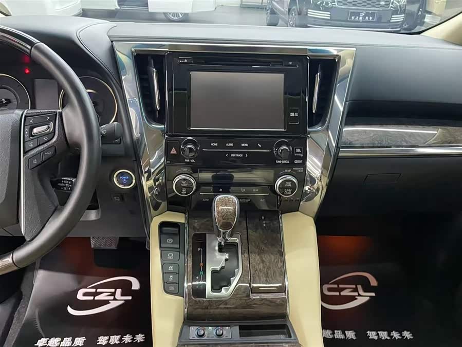 Toyota Vellfire 2020, фото 11