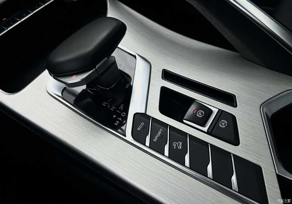Geely Coolray, 2021 20