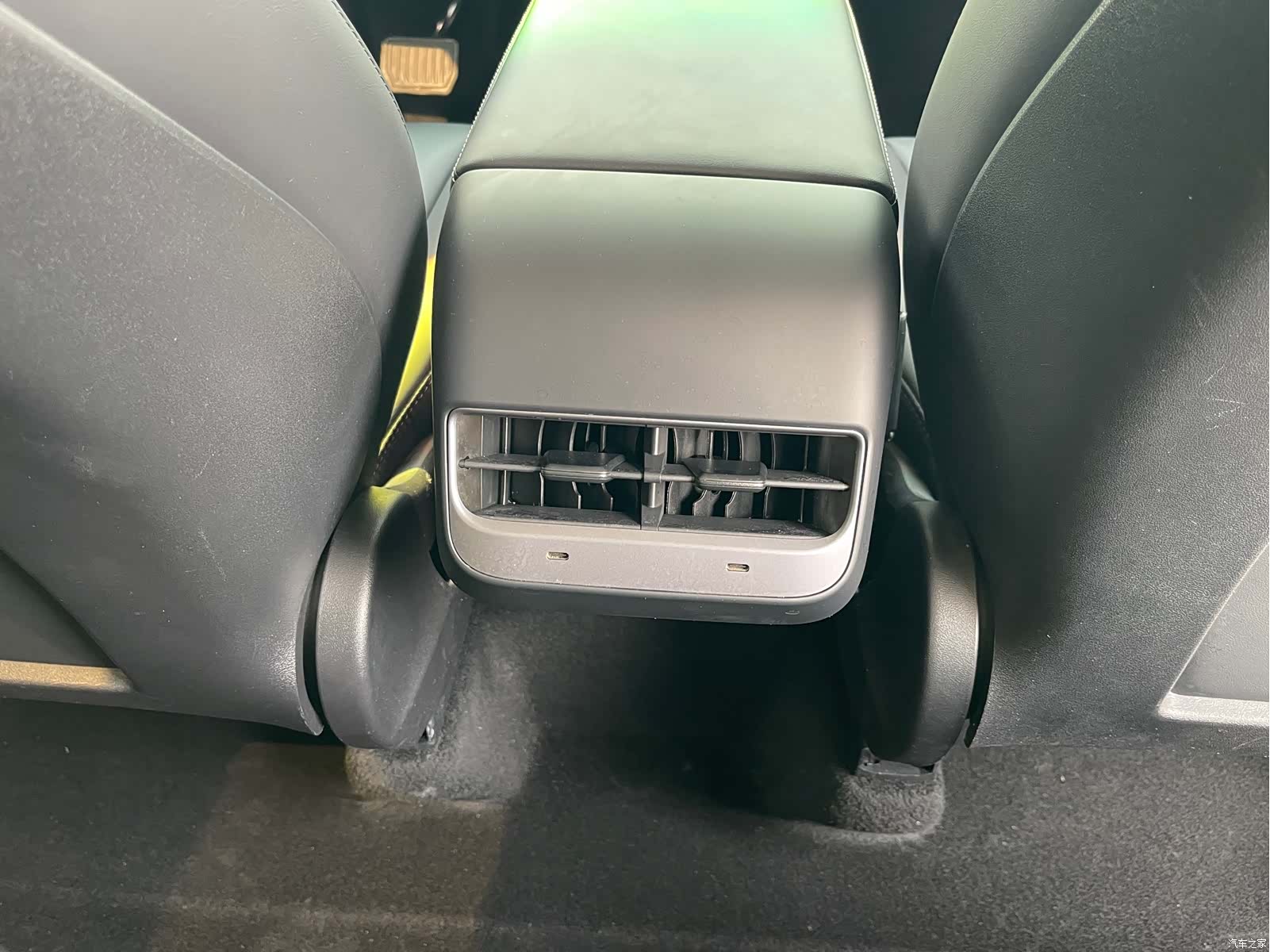 Tesla Model Y, 2022 17