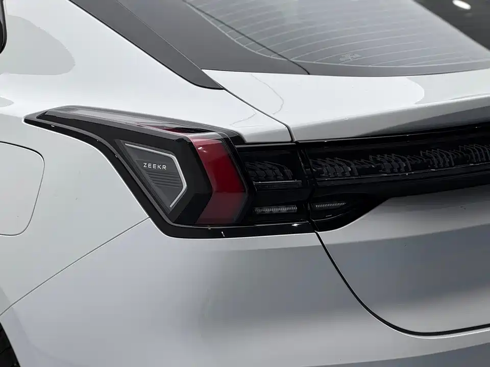 Zeekr 001