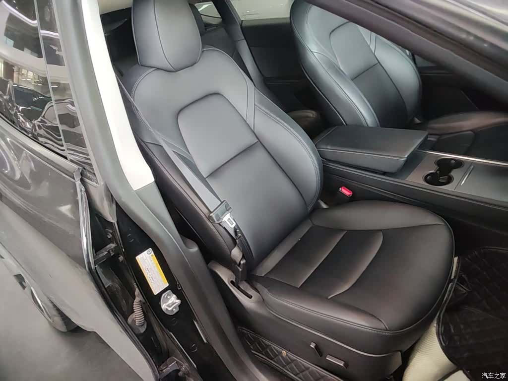Tesla Model Y, 2022 25