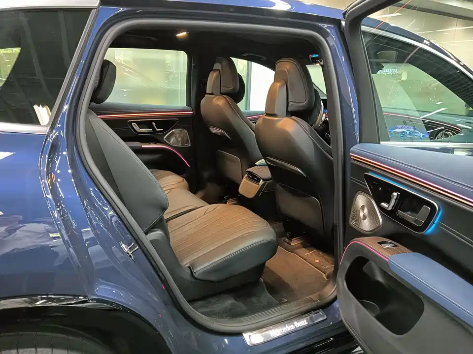Mercedes-Benz EQS SUV