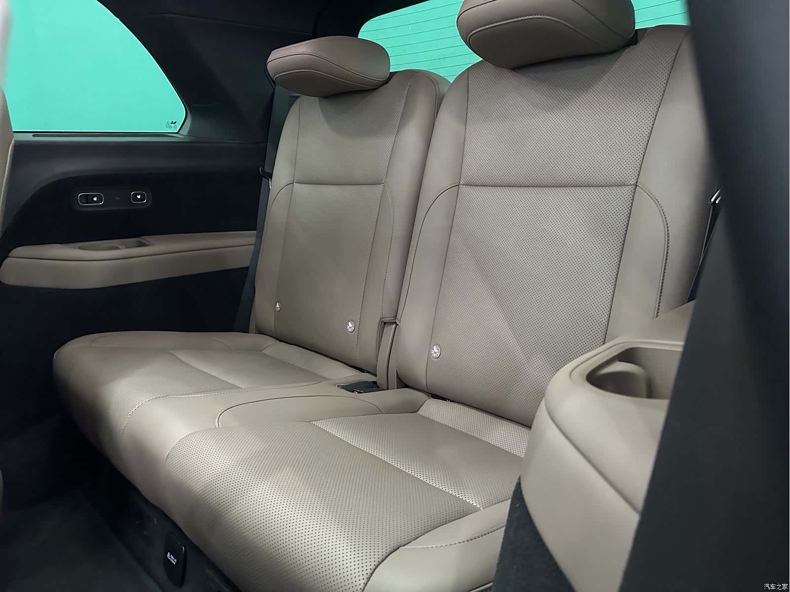 Li Auto L8, 2025 все фото