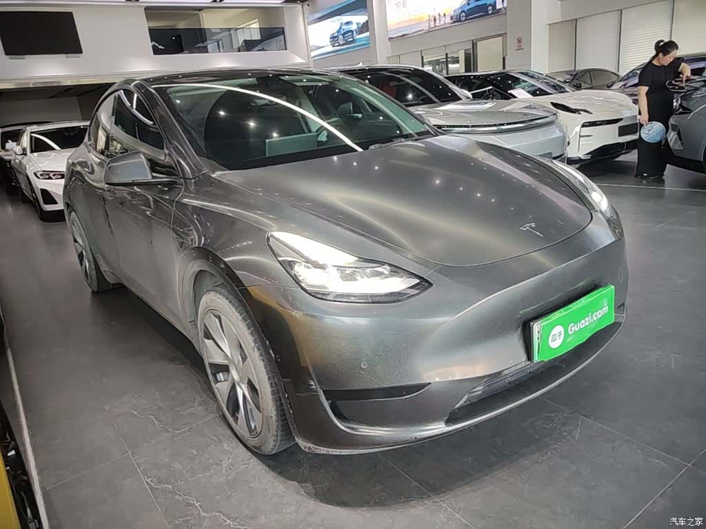 Tesla Model Y, 2022 4