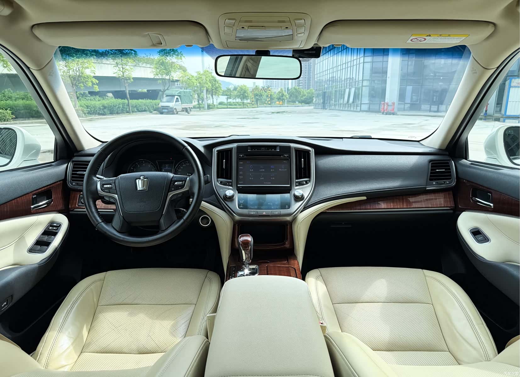 Toyota Crown, 2016 9