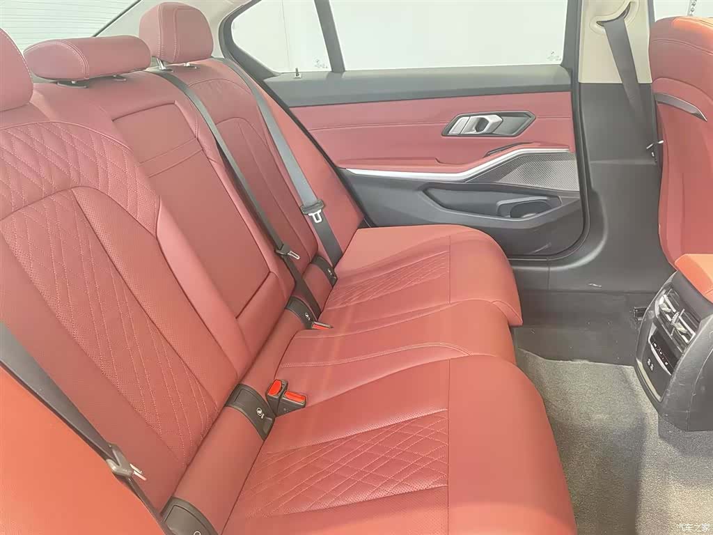 BMW 3 Series, 2024 9