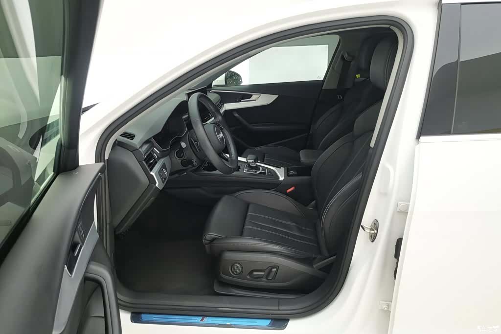 Audi A4L, 2020 9