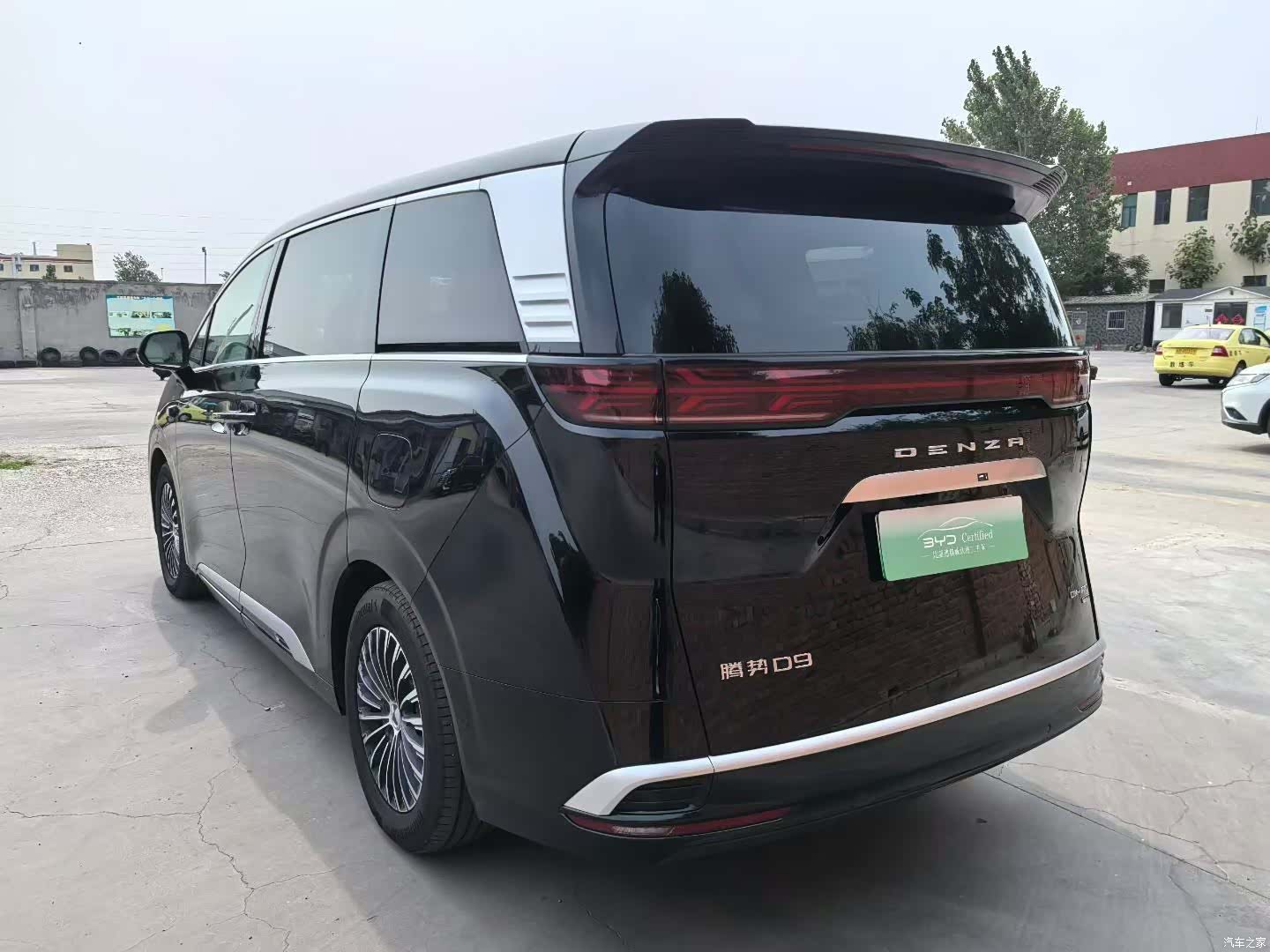 Denza D9, 2025 7