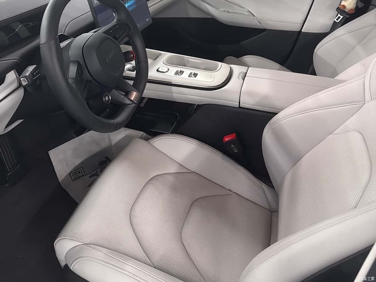 Xiaomi SU7, 2024 11