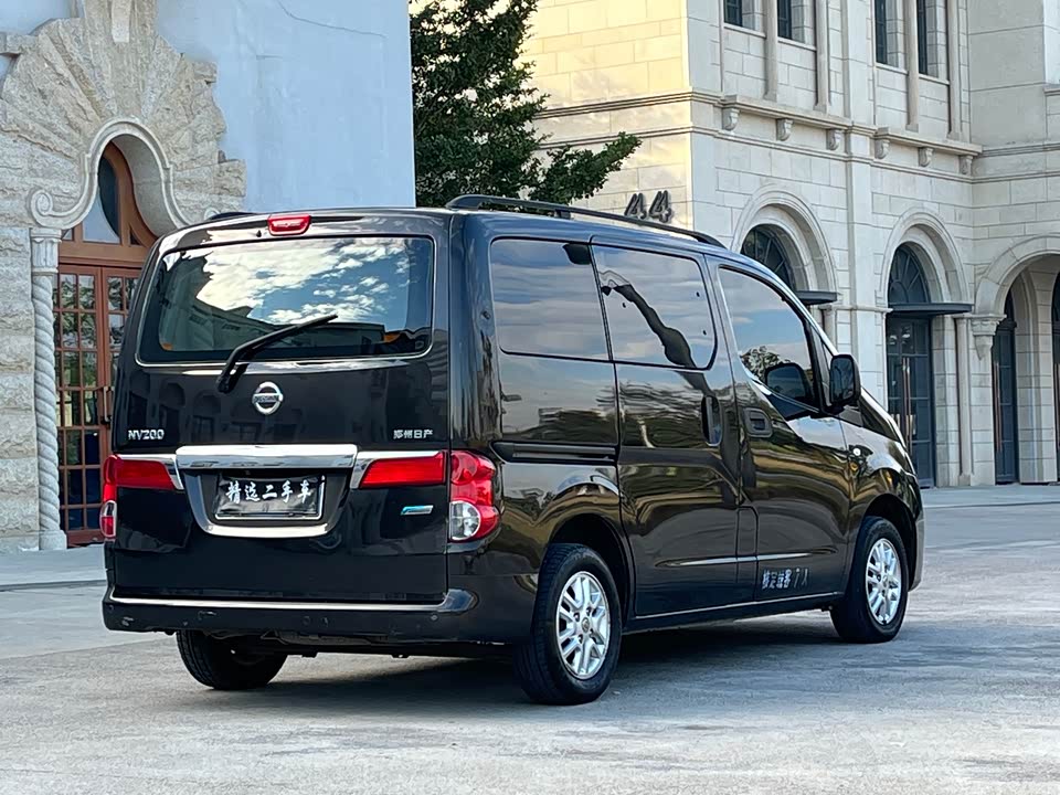 Nissan NV200