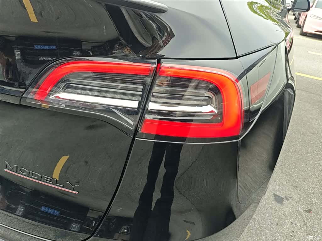 Tesla Model Y, 2023 8