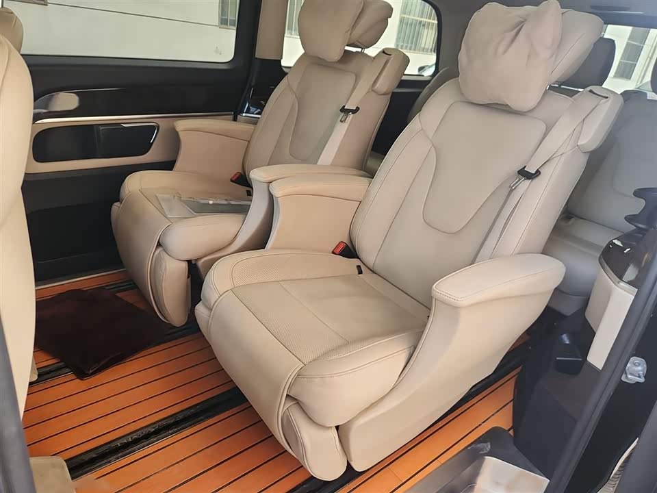 Mercedes-Benz V-class