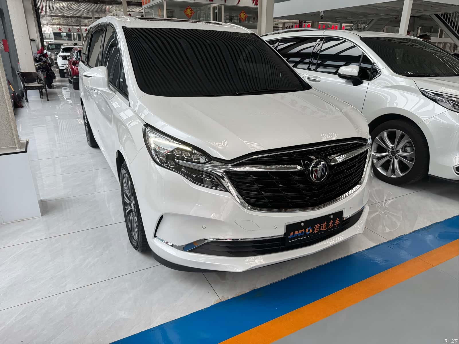 Buick GL8, 2021 3