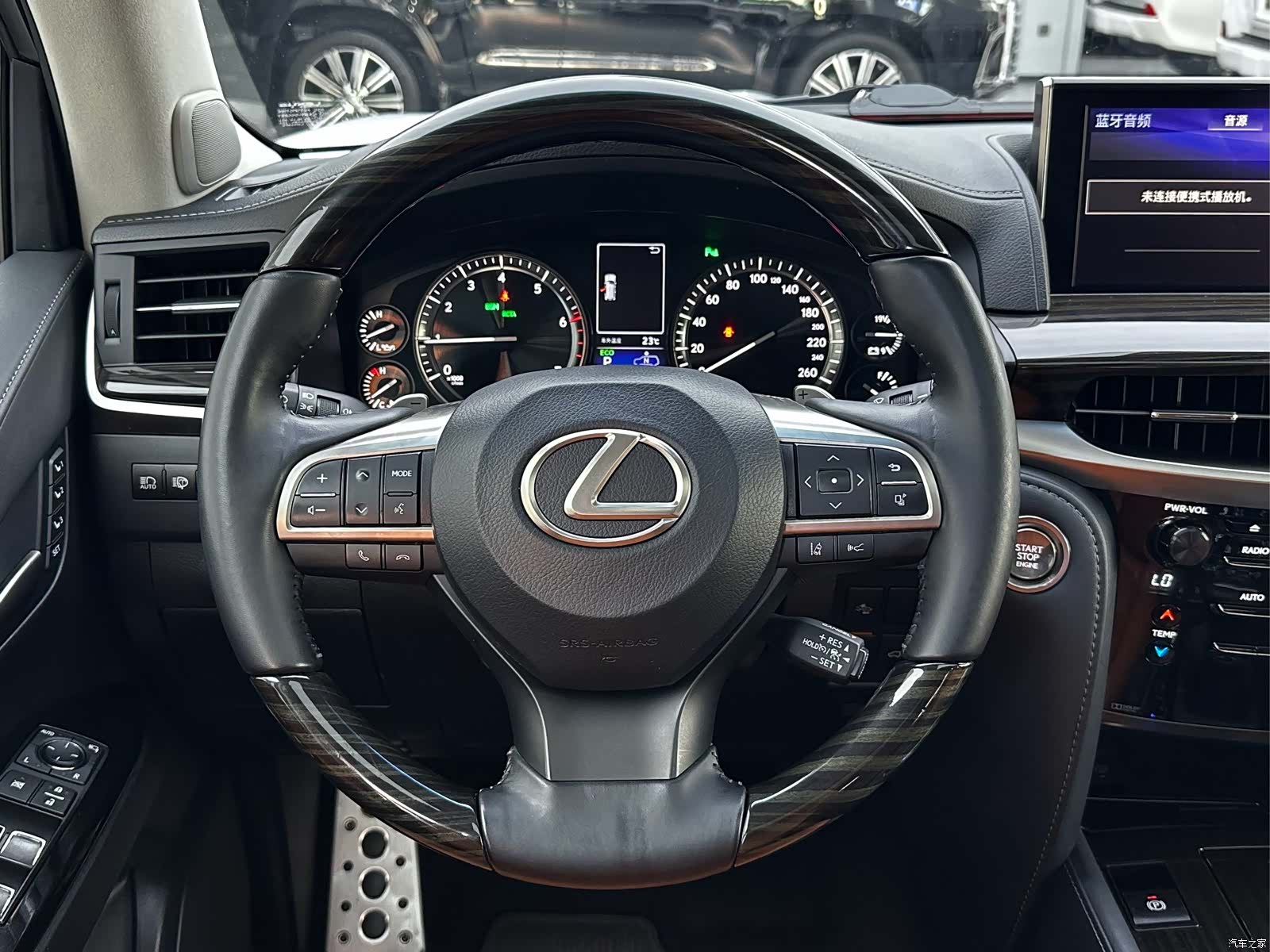 Lexus LX, 2020 7