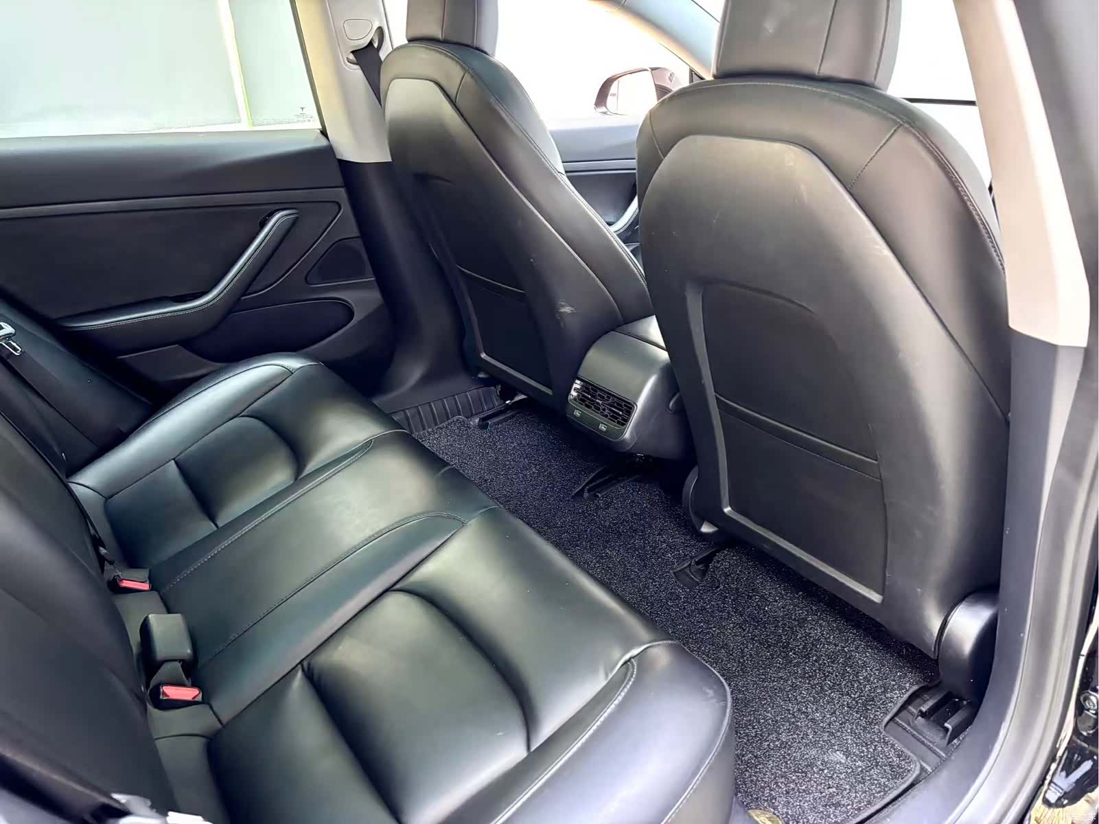 Tesla Model 3, 2020 11