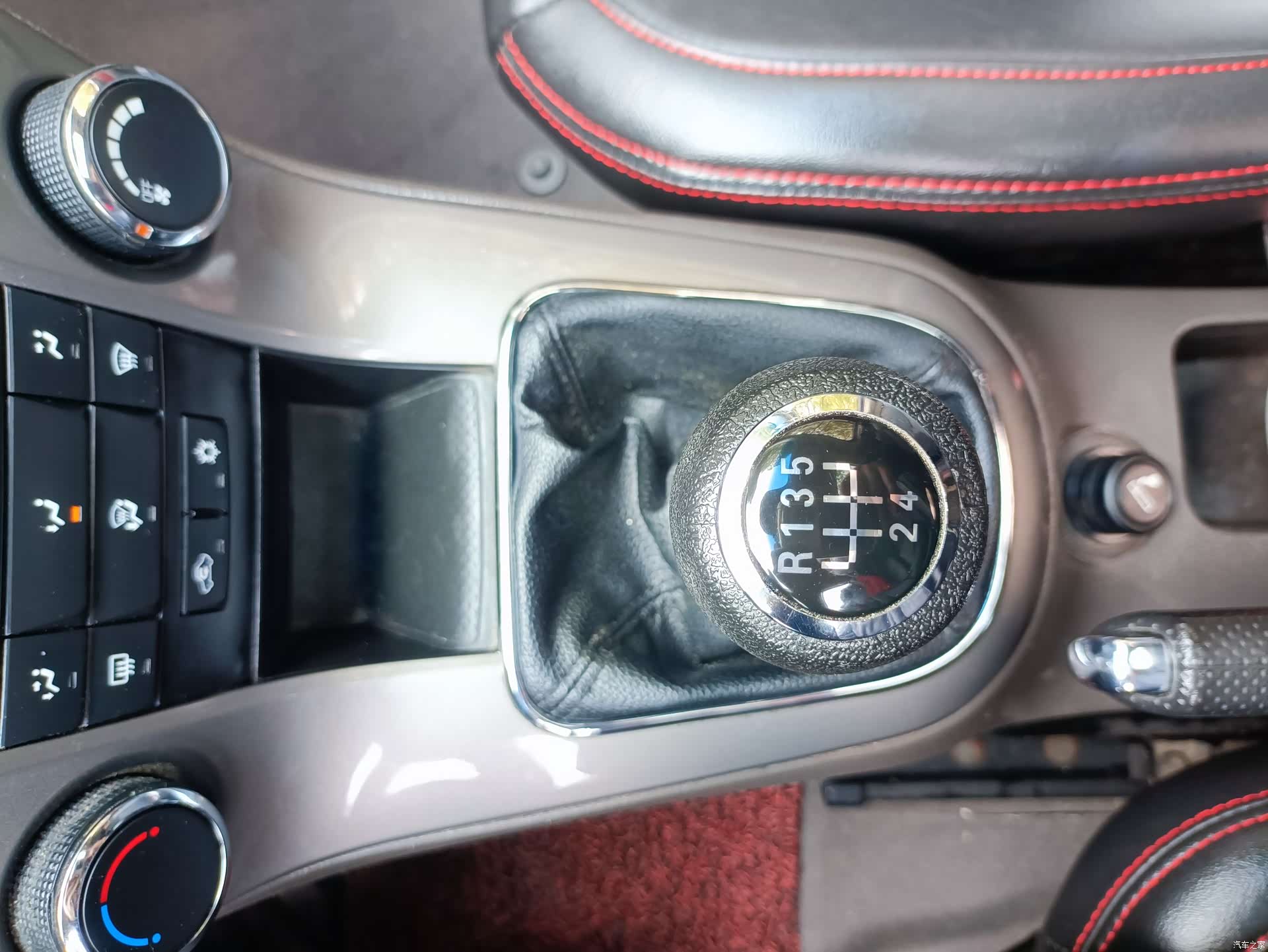 Chevrolet SE, 2016 24