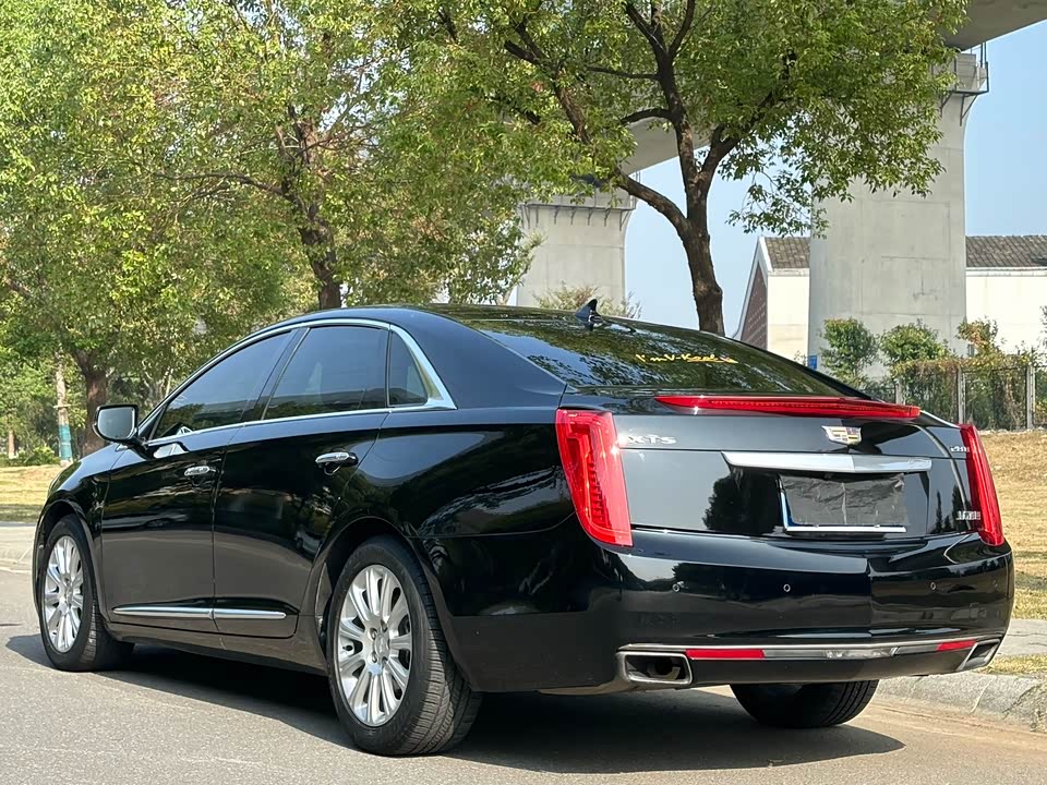 Cadillac XTS