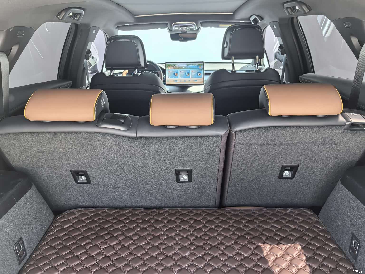 BYD Tang, 2022 10