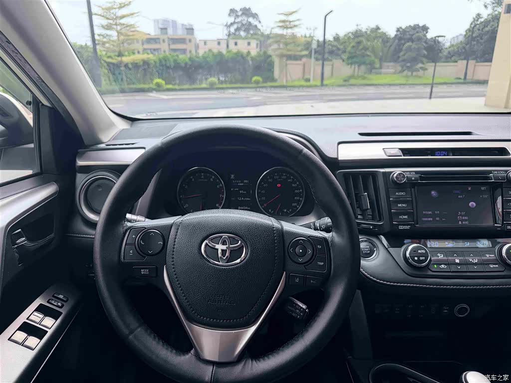 Toyota RAV4, 2016 10