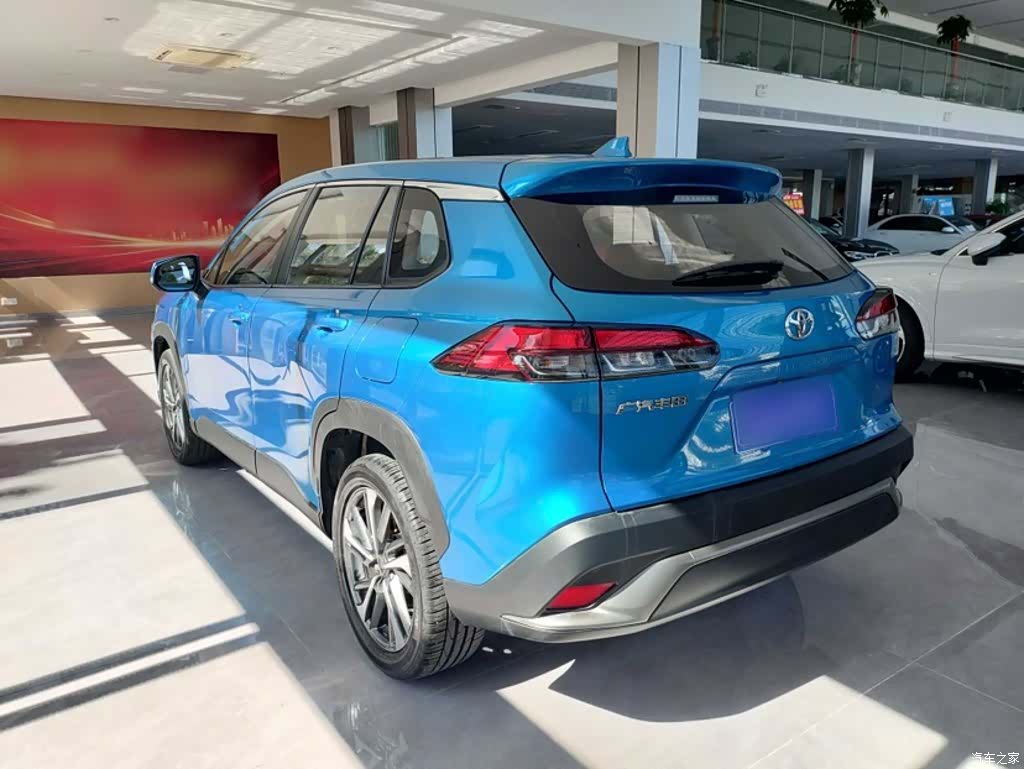 Toyota Frontlander, 2022 11