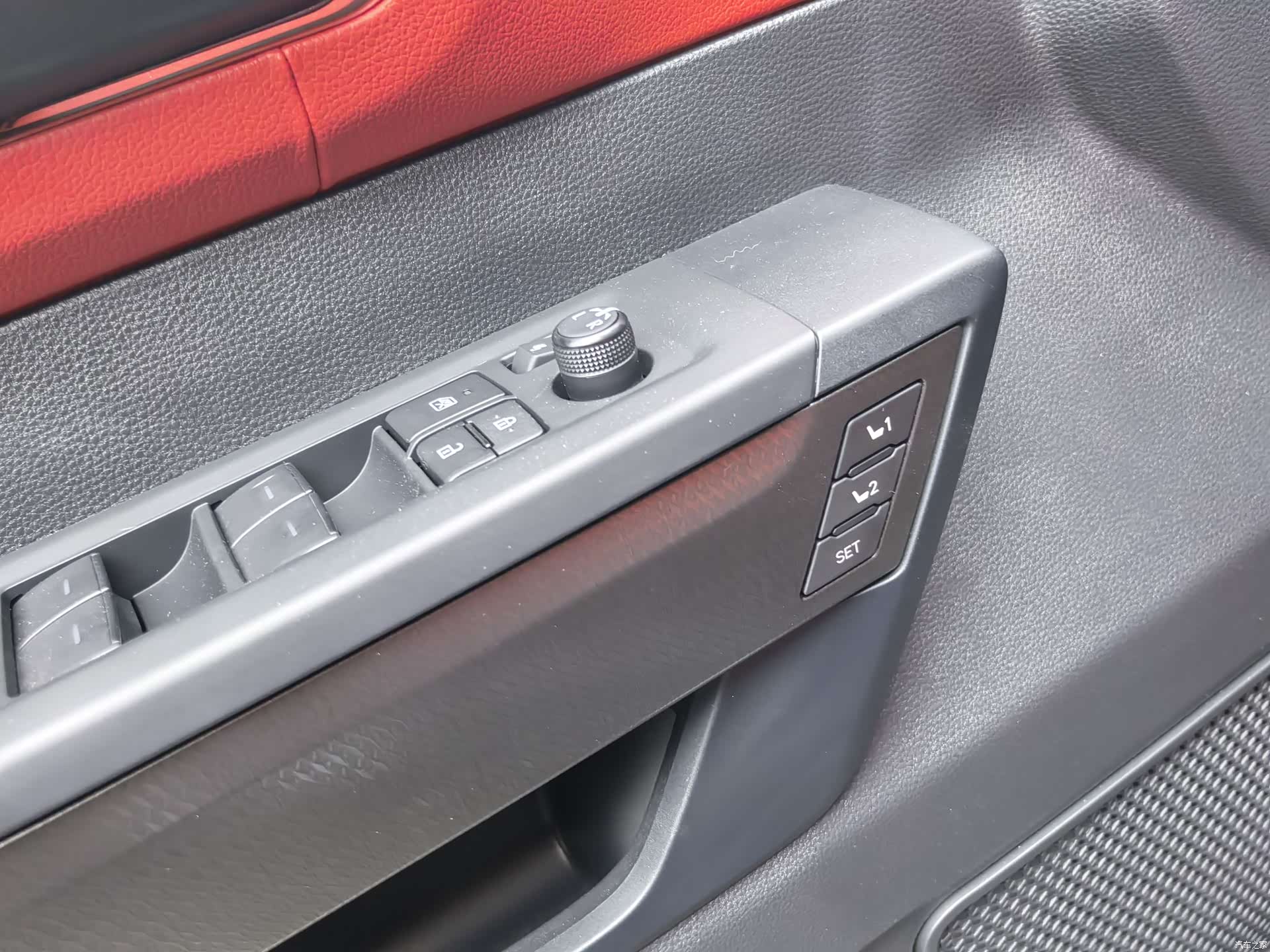 Toyota Sequoia, 2025 18