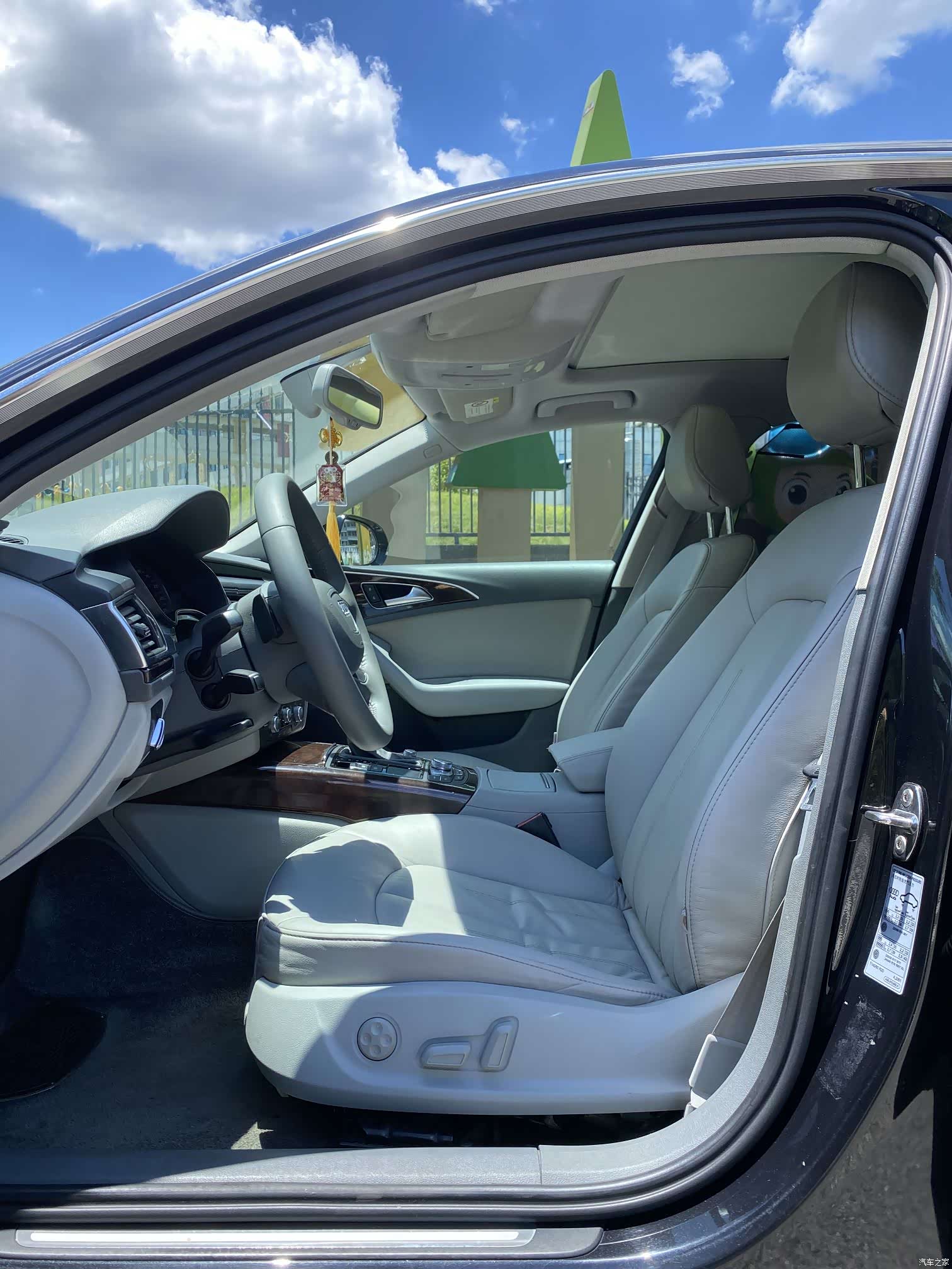 Audi A6L, 2014 13