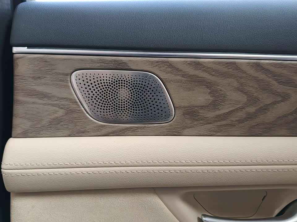 AITO Ask the world M7