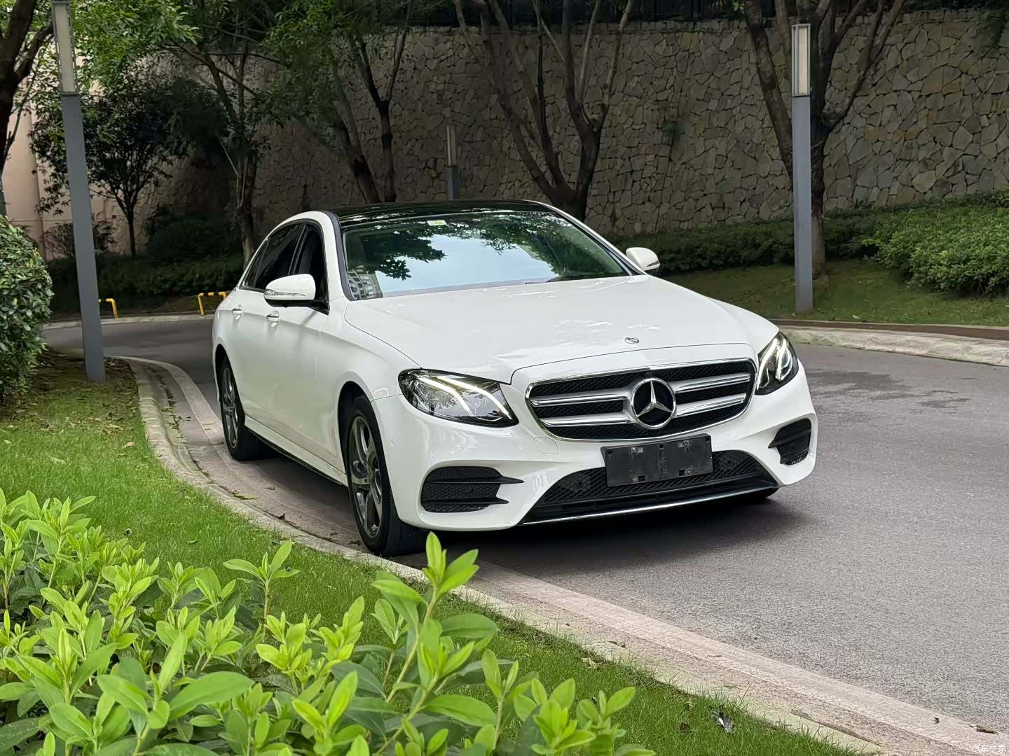 Mercedes-Benz E-Class, 2019 4