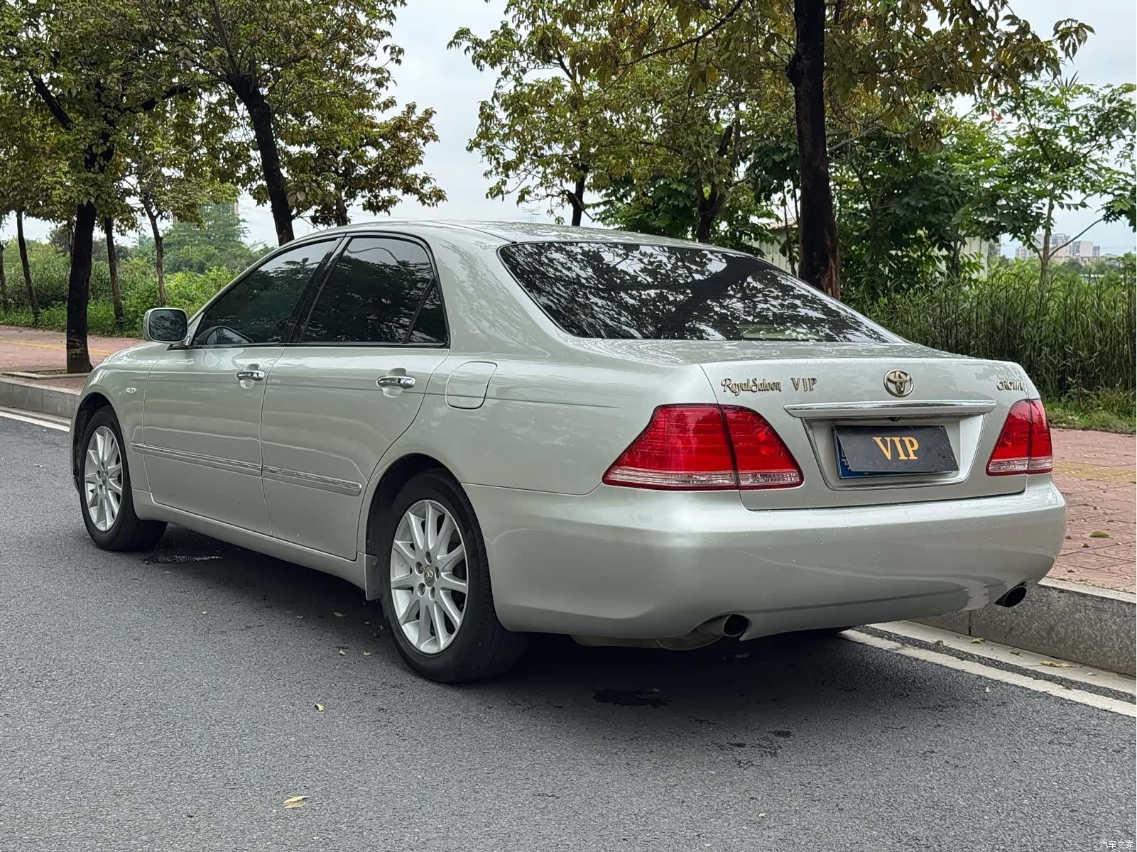 Toyota Crown, 2005 4