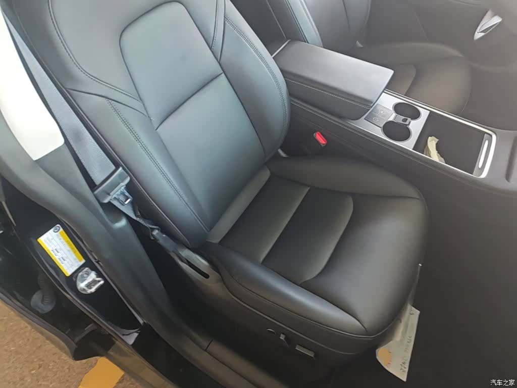 Tesla Model Y, 2021 25