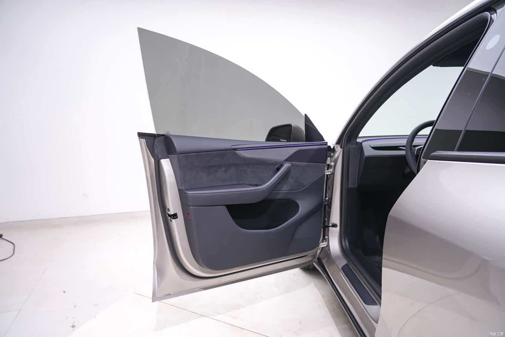 Tesla Model Y, 2026 14