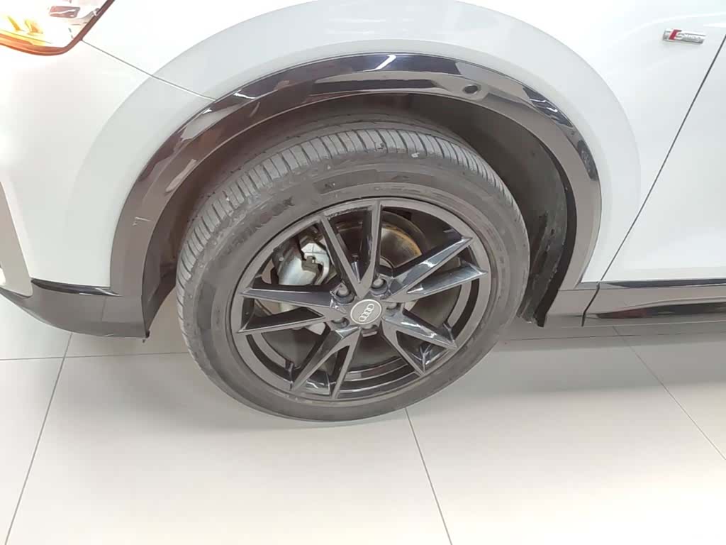Audi Q2L, 2020 23