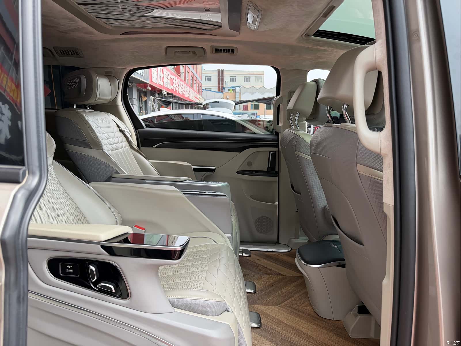 Buick GL8, 2022 13