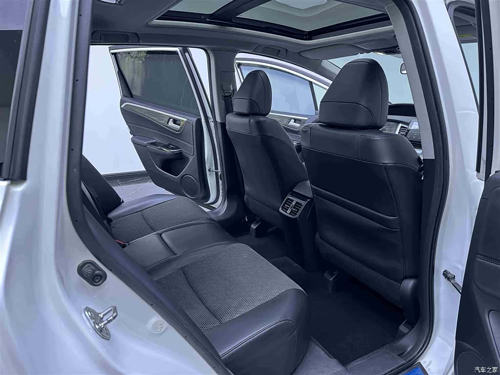 Honda Jade, 2017 9