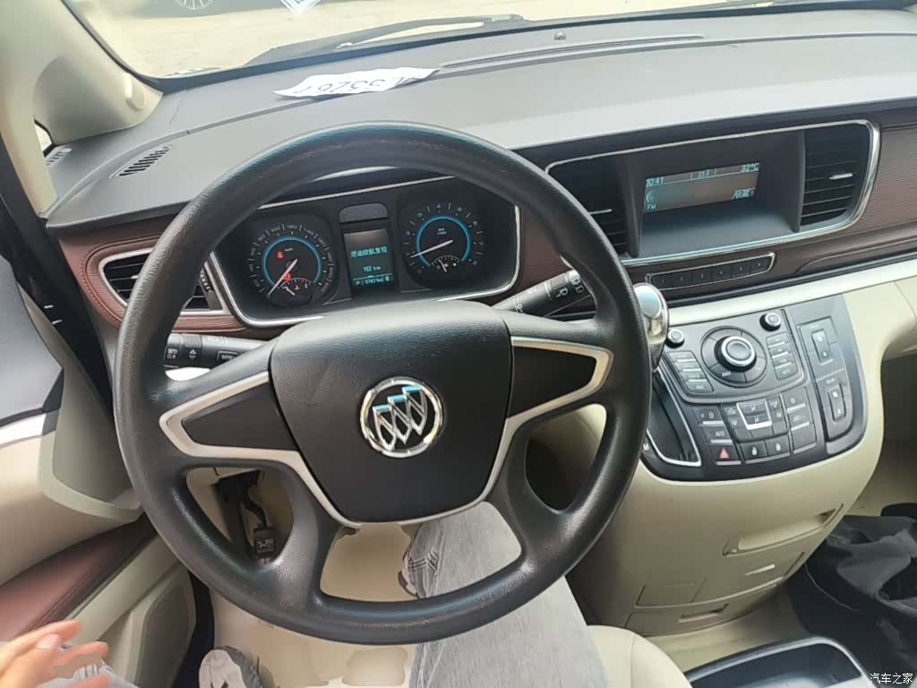 Buick GL8, 2016 11