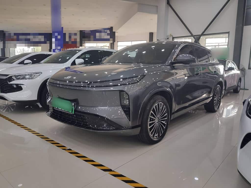 Dongfeng L8