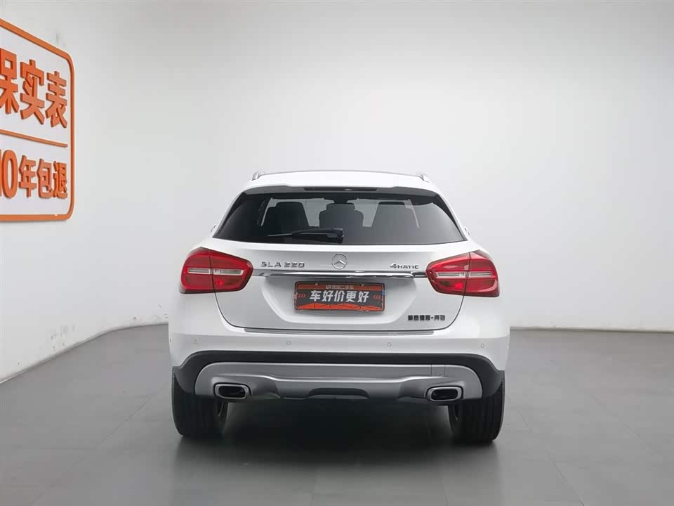 Mercedes-Benz GLA Mercedes-Benz GLA