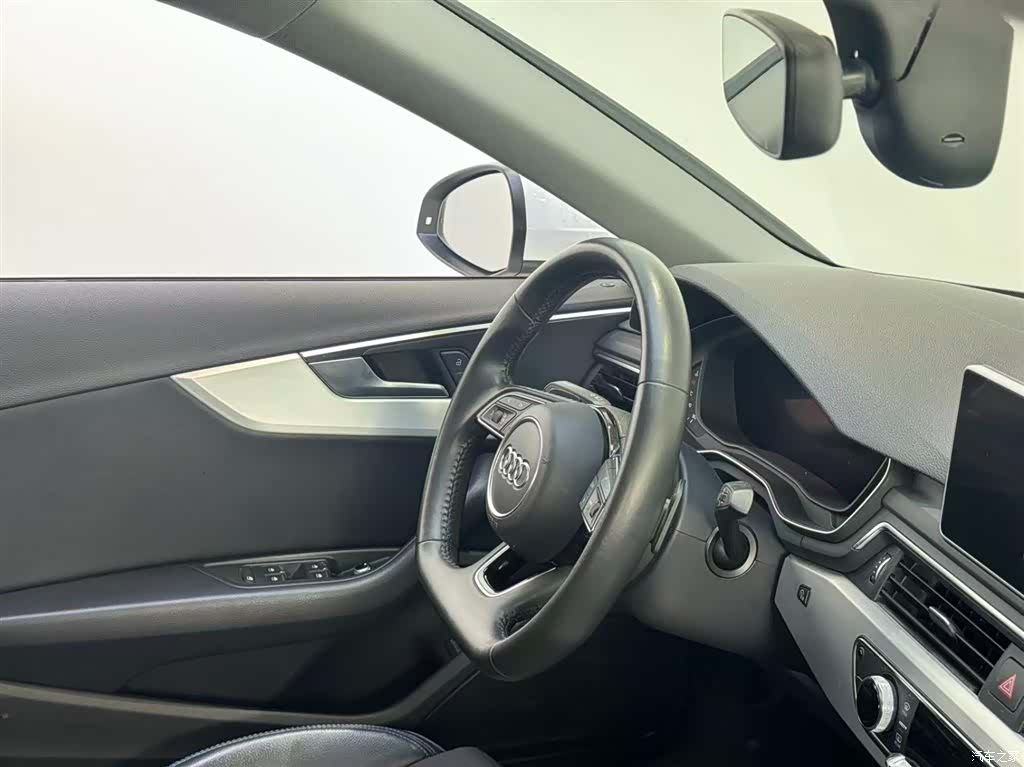 Audi A4L, 2018 17