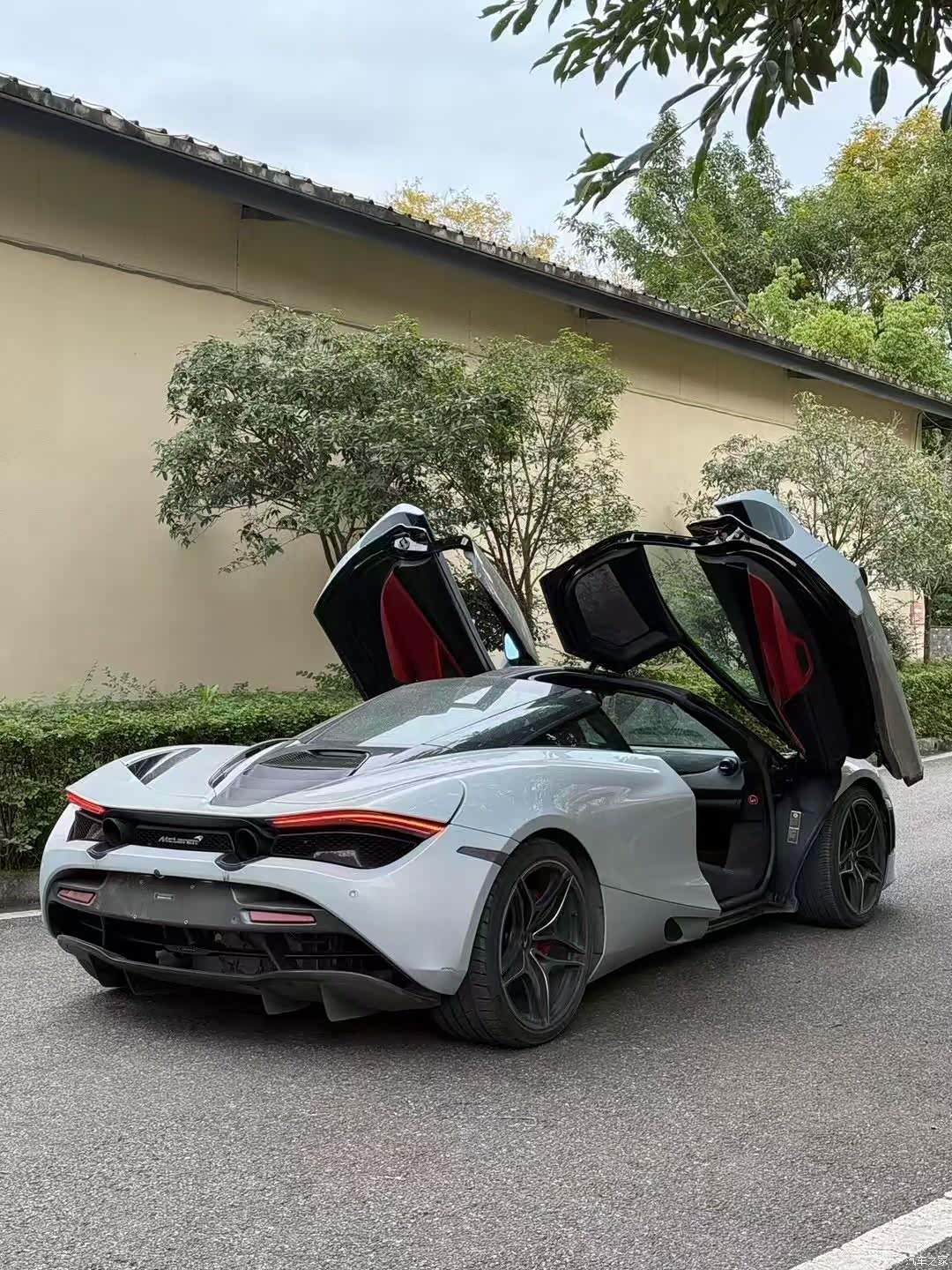 McLaren 720S, 2020 9