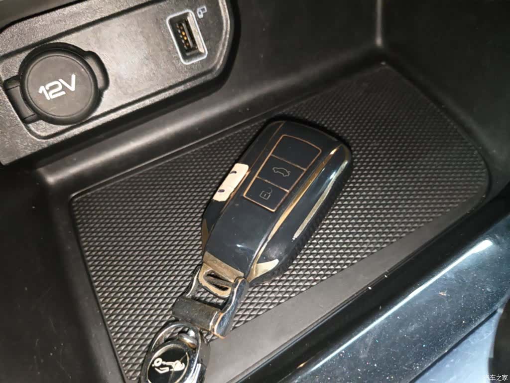 DongFeng AX7, 2023 9