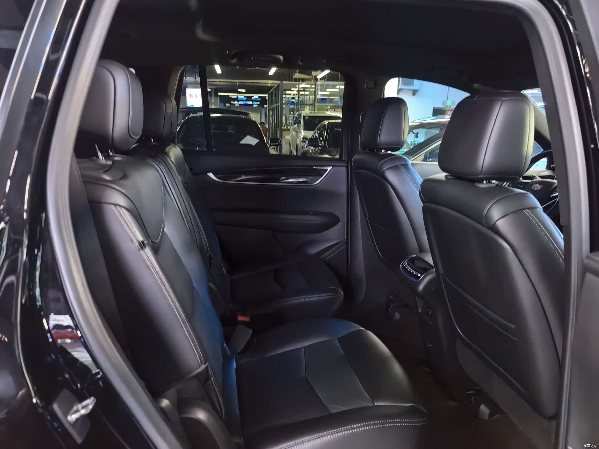Cadillac XT6, 2021 13
