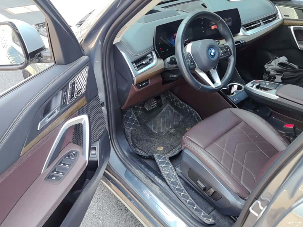 BMW iX1, 2023 23