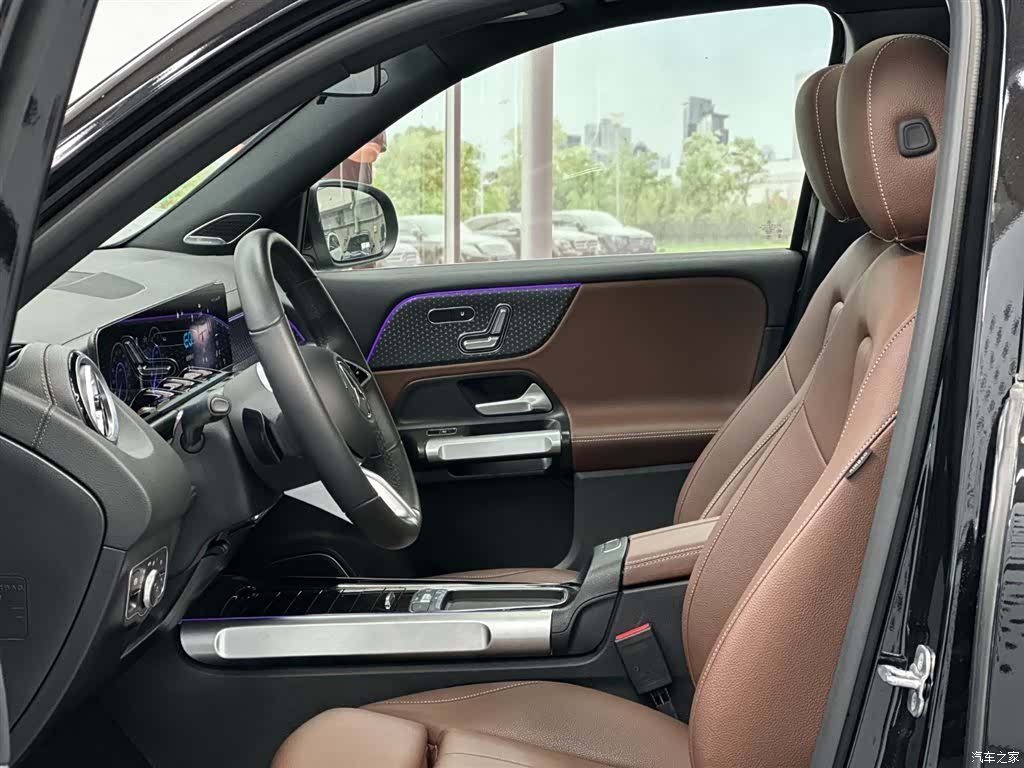 Mercedes-Benz EQB, 2024 6