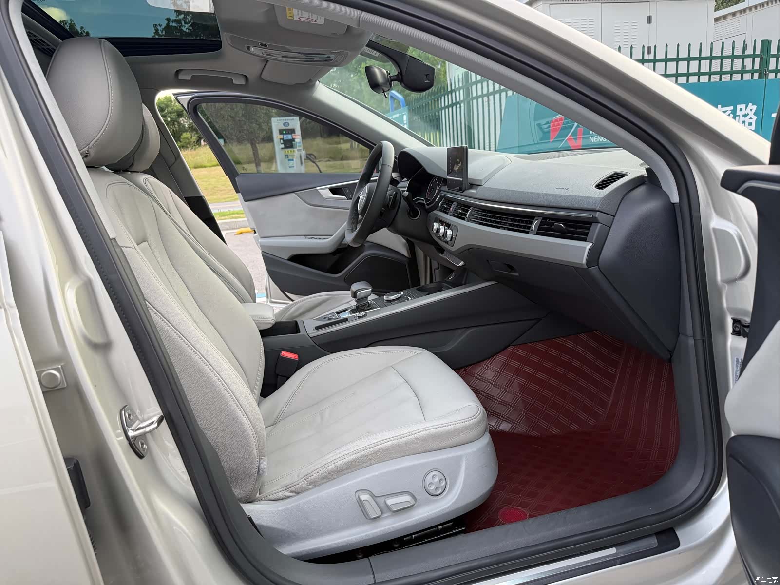 Audi A4L, 2016 11