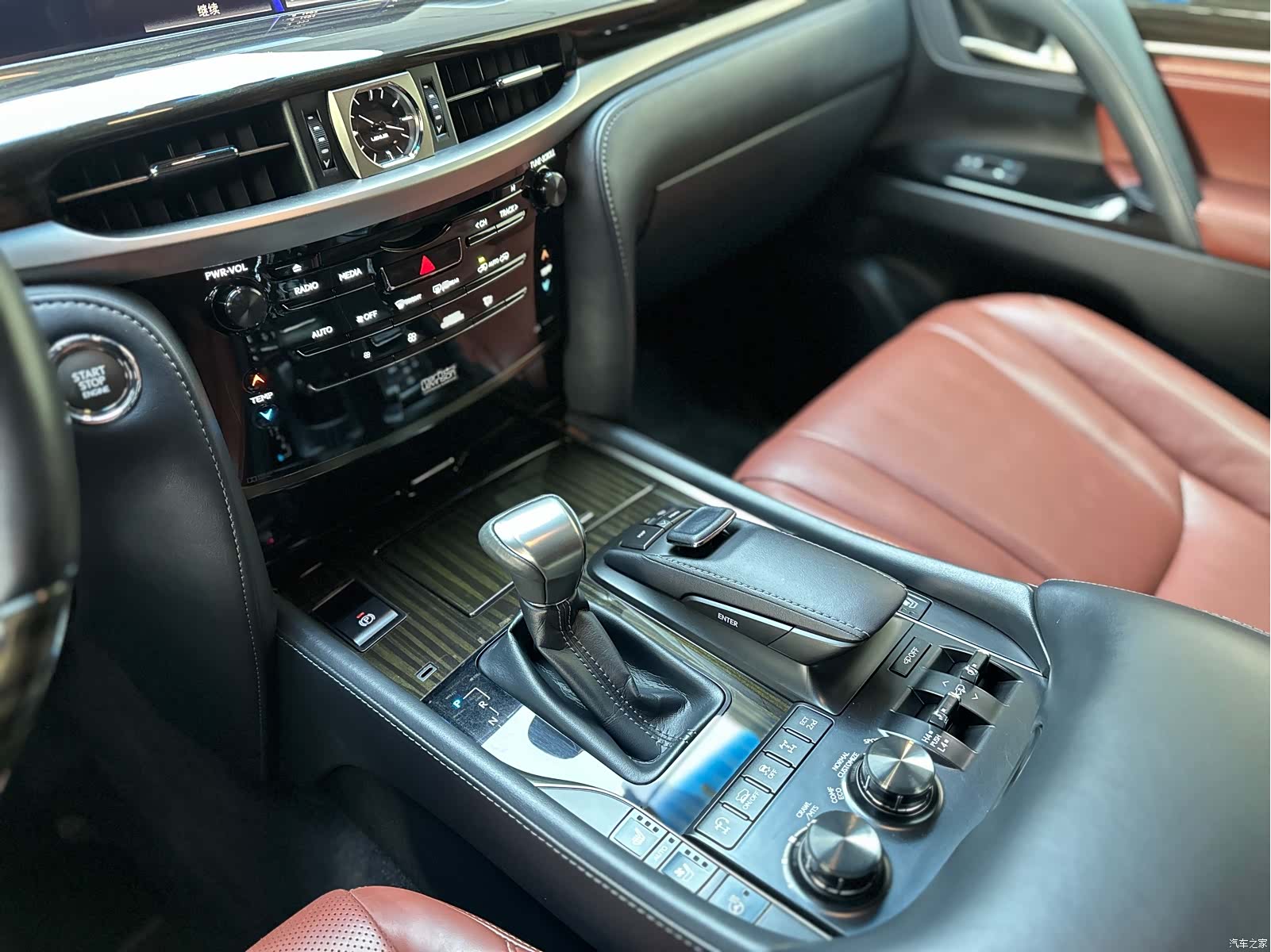Lexus LX, 2018 23